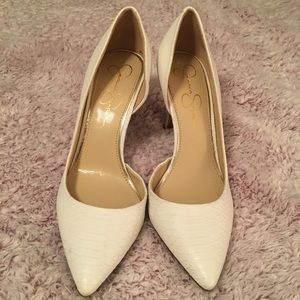 BRAND NEW Jessica Simpson white pumps
